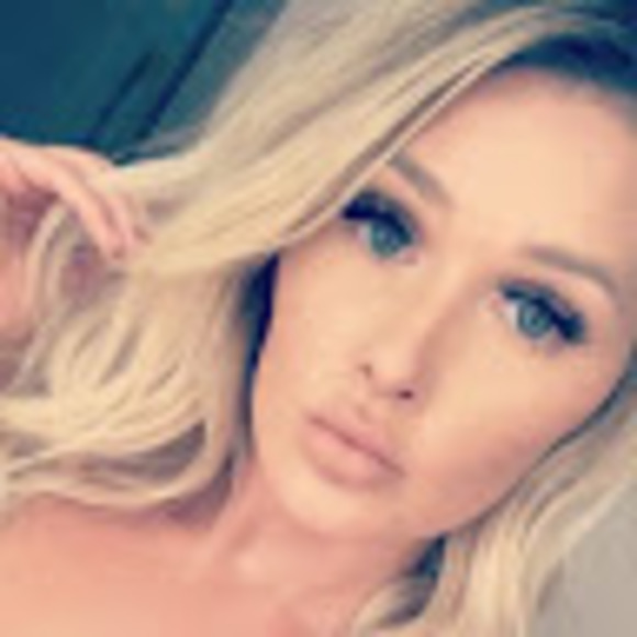 Meet your Posher, Aida - Picture 1 of 1